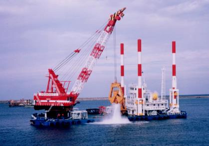 各種クレーン船・浚渫船