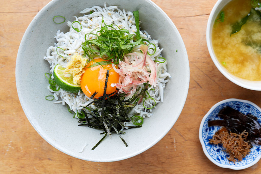 食の宝庫と古くて新しい店の宝庫
